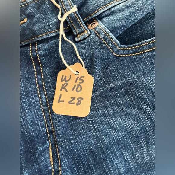 Maurices Darker Wash Distressed Curvy High Rise Jeans Straight Leg Size 10 - Picture 12 of 13